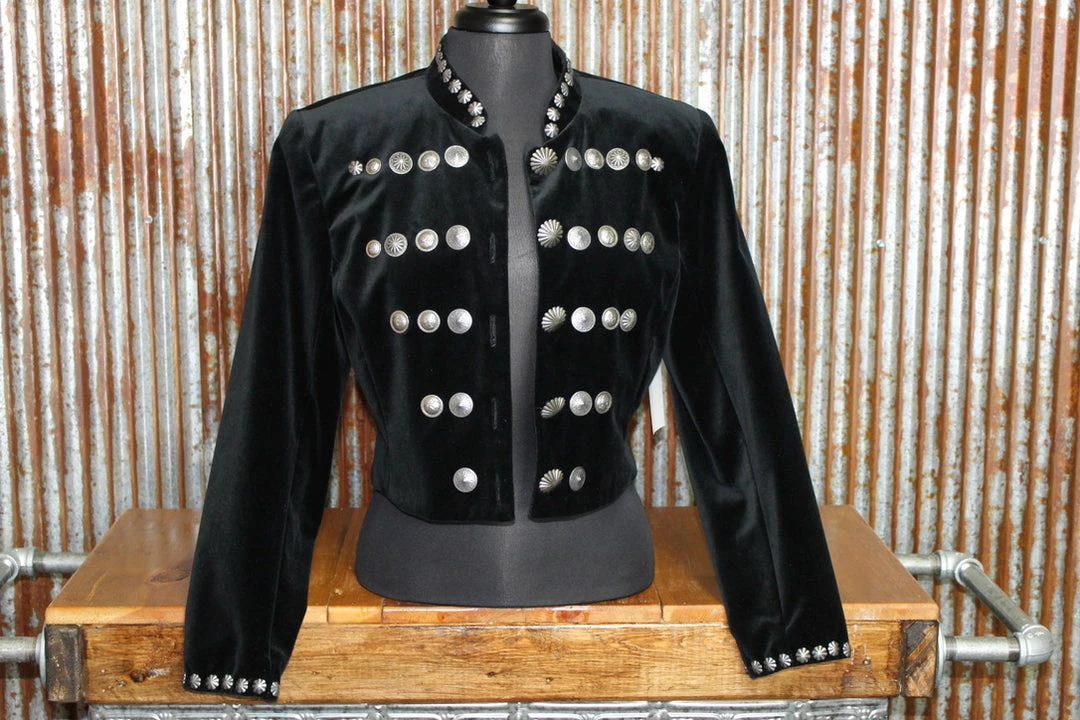 Promo π Double D Ranch Wear Cropped Velvet Jacket TIFFIANY'S CLOSET π€© 6 Double D Ranch Wear Cropped Velvet Jacket TIFFIANY'S CLOSET