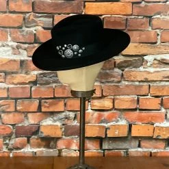 Cheap 🔔 Double D Ranch - Adirondacks Trade Silver Hat 🛒 13 Double D Ranch - Adirondacks Trade Silver Hat