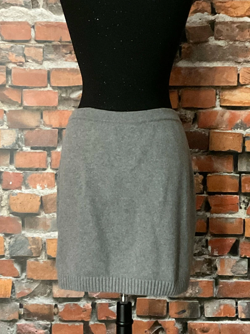 Brand new π― Roja Sweater π Skirt π 4 Roja Sweater Skirt