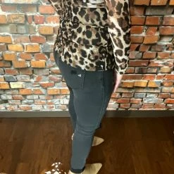 Flash Sale โ Hidden Amelia Skinny ๐ Jeans Bottoms ๐ 10 Hidden Amelia Skinny Jeans Bottoms