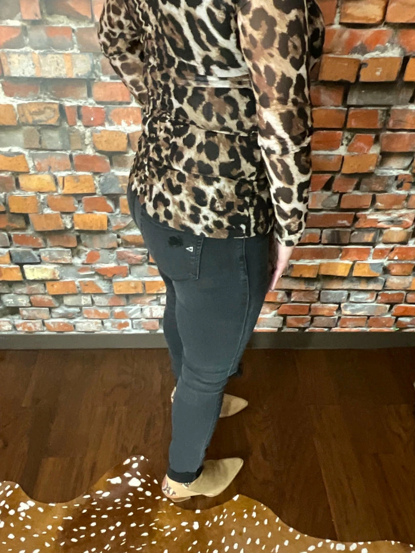 Flash Sale โ Hidden Amelia Skinny ๐ Jeans Bottoms ๐ 6 Hidden Amelia Skinny Jeans Bottoms