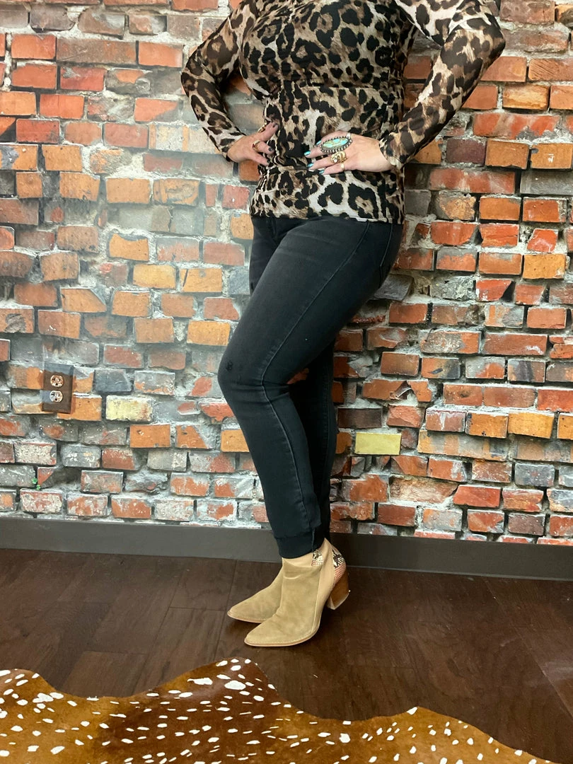 Flash Sale โ Hidden Amelia Skinny ๐ Jeans Bottoms ๐ 5 Hidden Amelia Skinny Jeans Bottoms